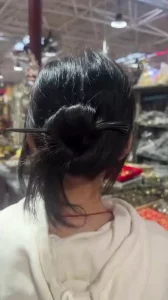 胸型很漂亮的女友，清纯女神，吃着薯条，男朋友突然坐上来忍不住的浪叫