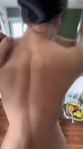 去c奶人妻家对着落地镜插喷了微露脸