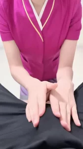 约操极品白虎头等舱空姐，服务就是好，全程不用自己动