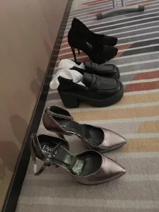 母狗穿上波点黑丝+白袜，狠狠被干
