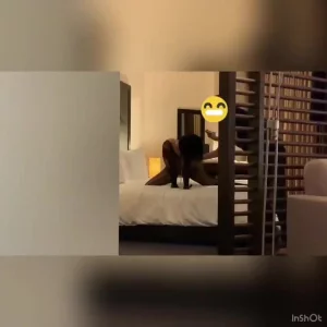 与先生一起为气质人妻创造一个难忘的夜晚